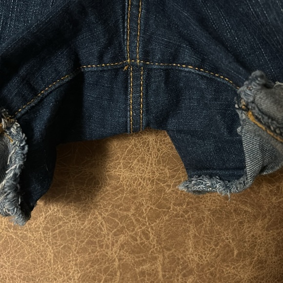 Torrid 5 button Jean shorts. Very good condition. Size 20 - Picture 3 of 4